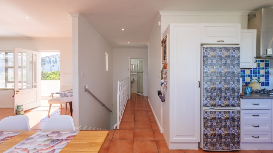 4 Bedroom Property for Sale in Oceanview Heights Western Cape